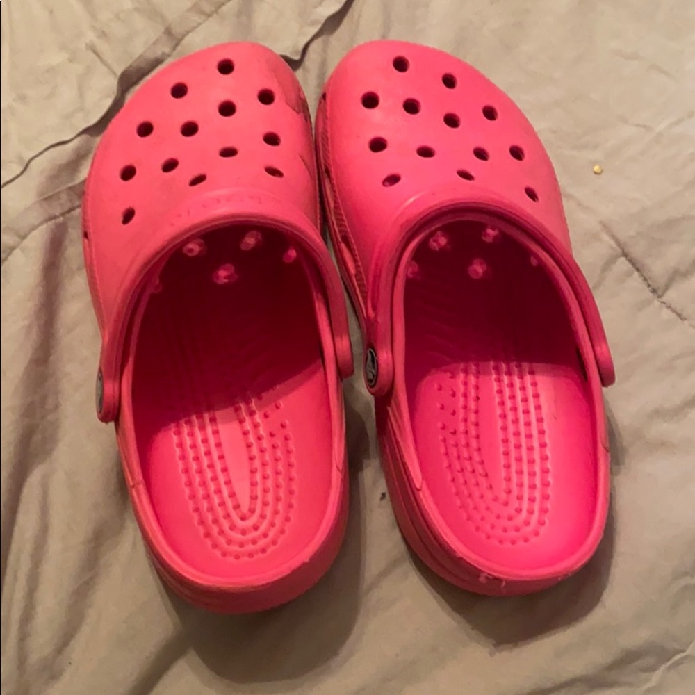 Womens hot pink crocs